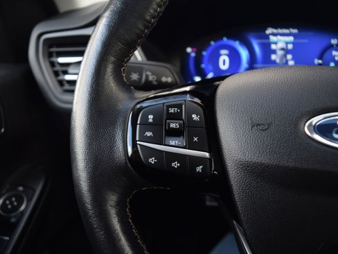 Certified 2022 Ford Escape Titanium w/ Titanium Premium Package image 6