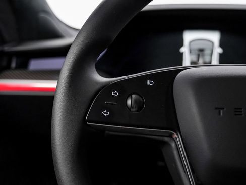 Used 2021 Tesla Model S Plaid image 18