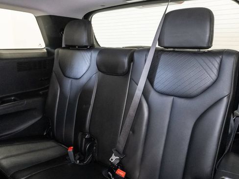 Used 2025 Hyundai Palisade SEL FWD image 24