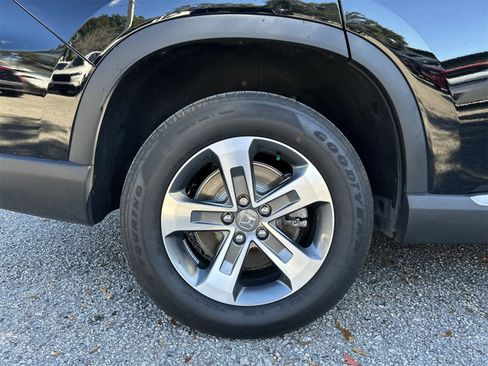 Used 2025 Honda Pilot EX-L image 8