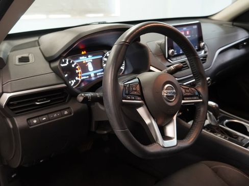 Used 2020 Nissan Altima 2.5 SV AWD/4WD image 7