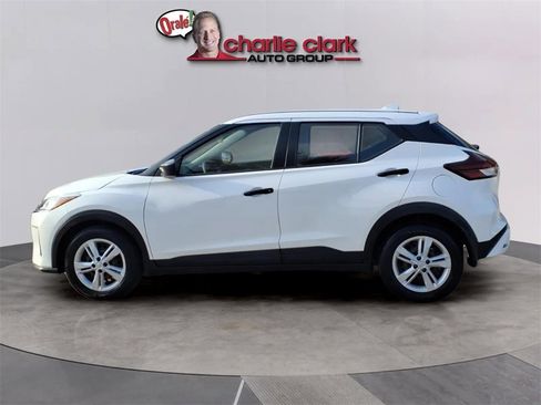 Used 2024 Nissan Kicks S image 2