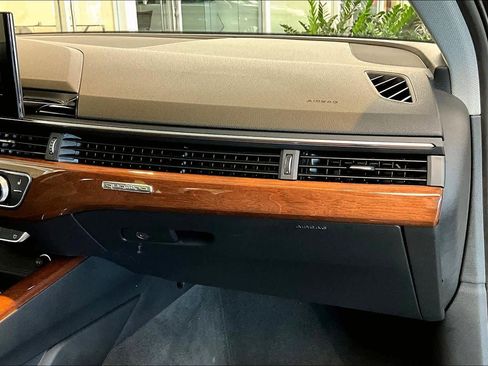 Used 2022 Audi A4 2.0T Premium w/ Convenience Package image 18