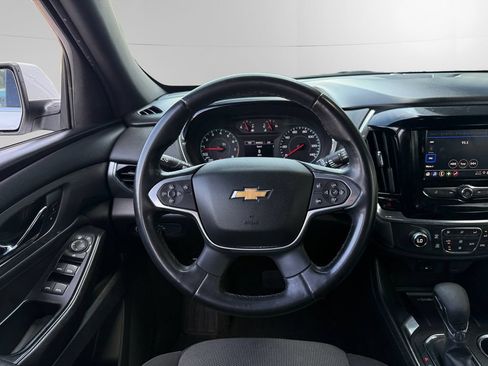 Used 2023 Chevrolet Traverse LT FWD image 11