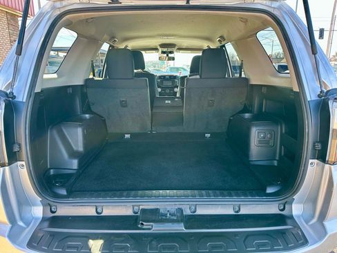 Used 2018 Toyota 4Runner 4WD image 10