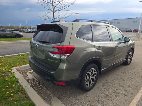 Used 2021 Subaru Forester Premium w/ Popular Package #1 AWD/4WD image 3