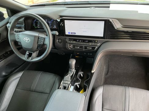 Used 2025 Toyota Camry XSE FWD image 20