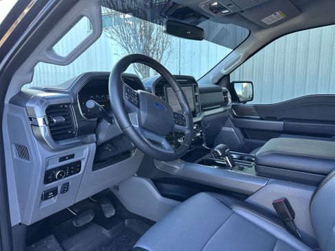 Used 2025 Ford F150 Lariat w/ Equipment Group 501A Mid image 10