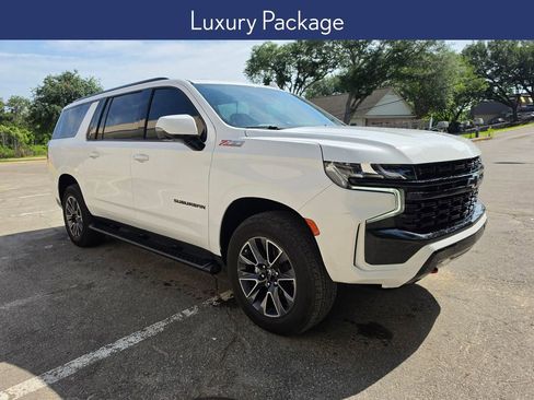 Used 2023 Chevrolet Suburban Z71 w/ Luxury Package AWD/4WD image 6