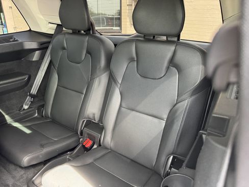 Used 2022 Volvo XC90 T6 Momentum w/ Advanced Package AWD/4WD image 10