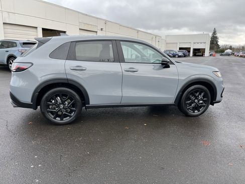 Used 2025 Honda HR-V Sport image 6