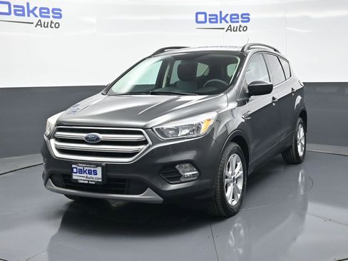 Used 2018 Ford Escape SE FWD image 4
