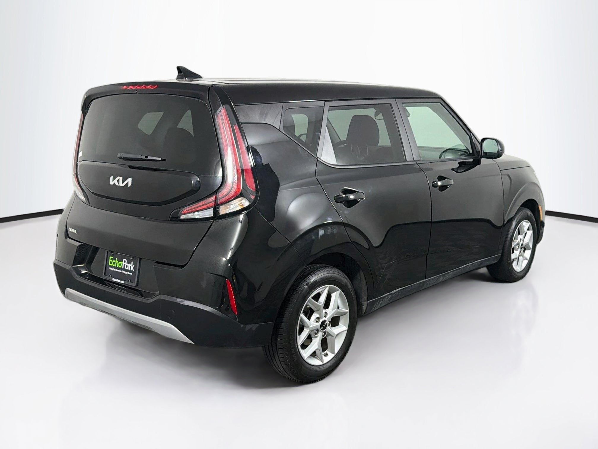 Used 2025 Kia Soul LX w/ LX Technology Package FWD image 9