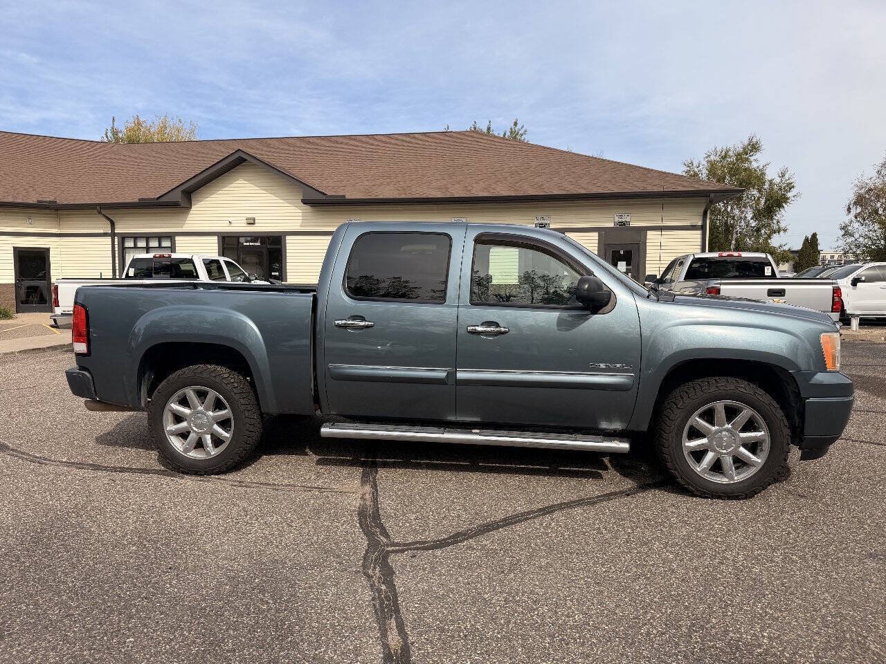 Used 2011 GMC Sierra 1500 Denali AWD/4WD image 3