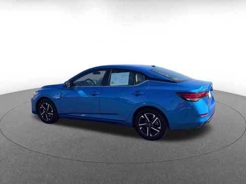 Used 2025 Nissan Sentra SV FWD image 10