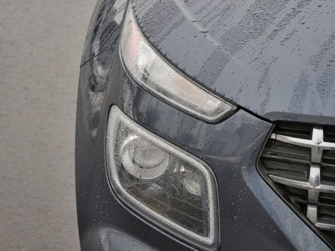 Used 2023 Hyundai Venue Limited w/ Cargo Package image 16