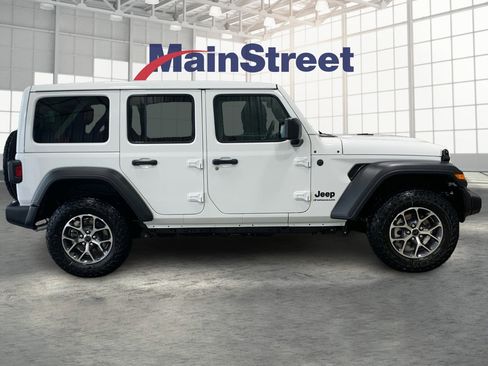 Used 2025 Jeep Wrangler Sport S image 6