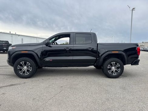 Used 2024 GMC Canyon AT4 w/ AT4 Premium Package AWD/4WD image 3