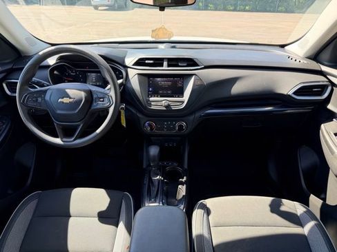 Used 2022 Chevrolet TrailBlazer LS AWD/4WD image 17