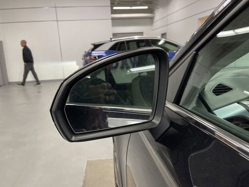 New 2026 Volkswagen Taos SE image 13