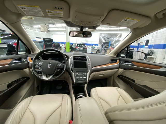 Used 2019 Lincoln MKC Select w/ Select Plus Package AWD/4WD image 29