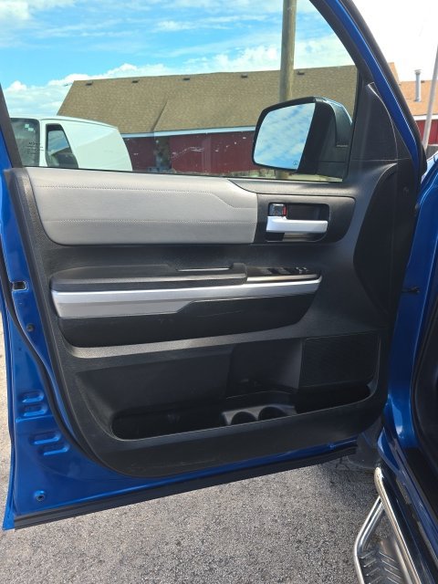 Used 2017 Toyota Tundra Limited AWD/4WD image 10