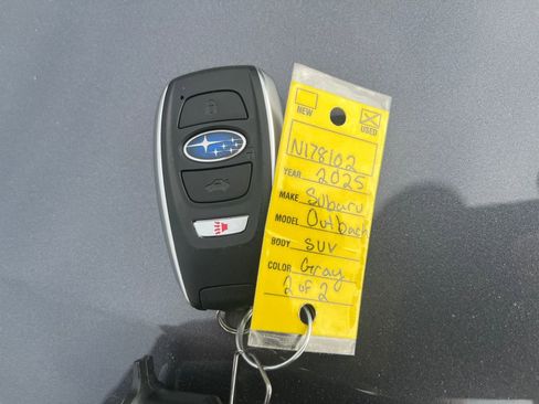 Used 2025 Subaru Outback Premium AWD/4WD image 32