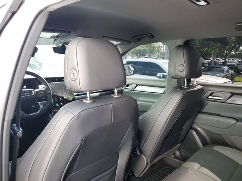 Certified 2026 GMC Terrain AT4 w/ Convenience Package III AWD/4WD image 14