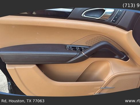 Used 2011 Porsche Cayenne S image 22