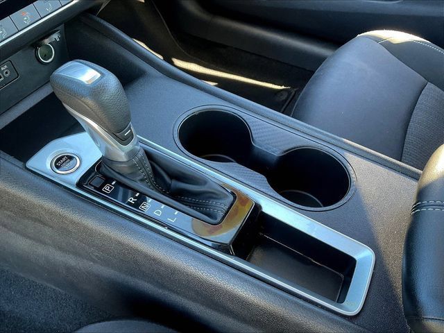 Used 2025 Nissan Altima 2.5 SV FWD image 19