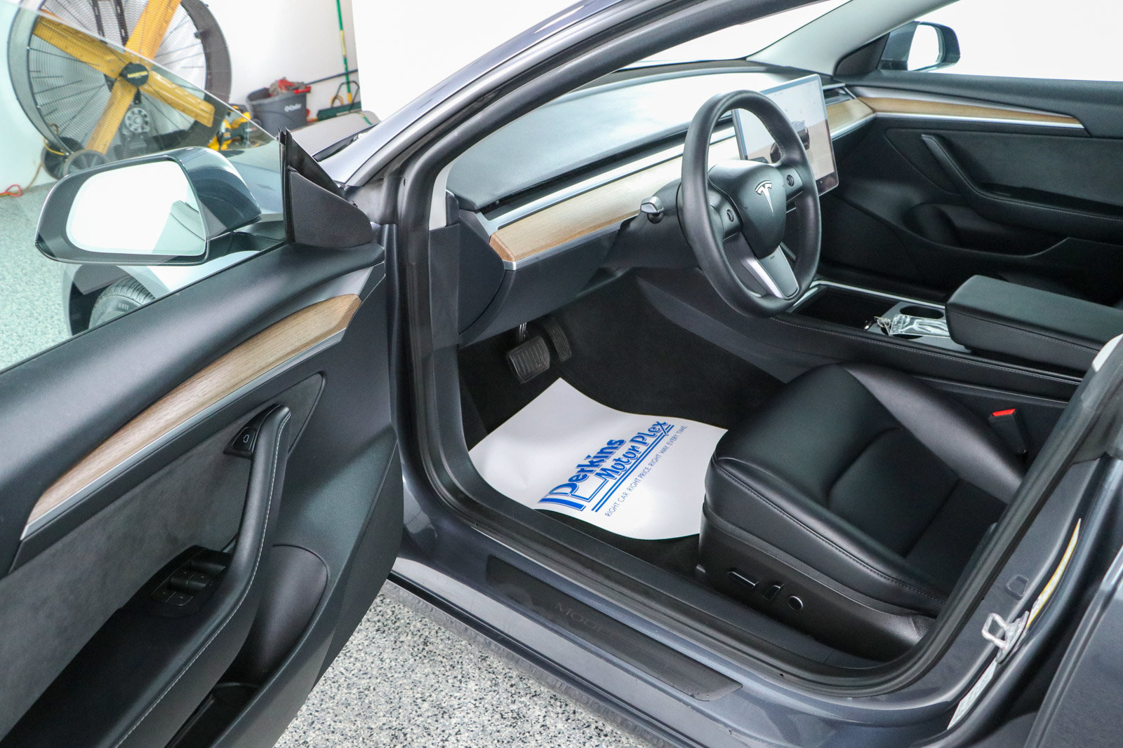 Used 2023 Tesla Model 3 Long Range AWD/4WD image 3