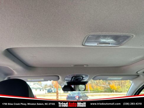 Used 2023 Hyundai Elantra Limited image 13