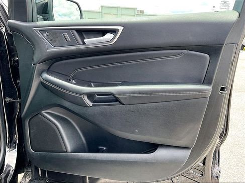 Used 2024 Ford Edge Titanium AWD/4WD image 12