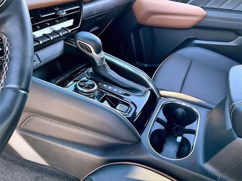 Used 2023 GMC Canyon AT4 w/ AT4 Premium Package image 19