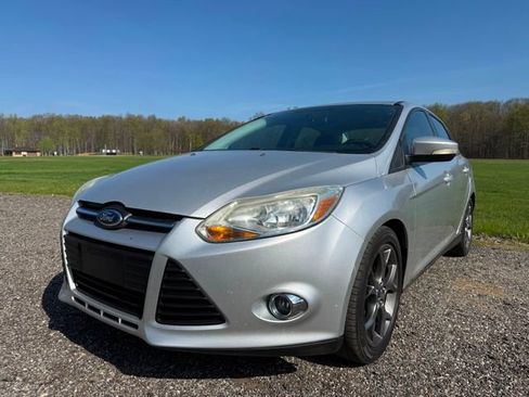 Used 2014 Ford Focus SE w/ Equipment Group 201A FWD image 1