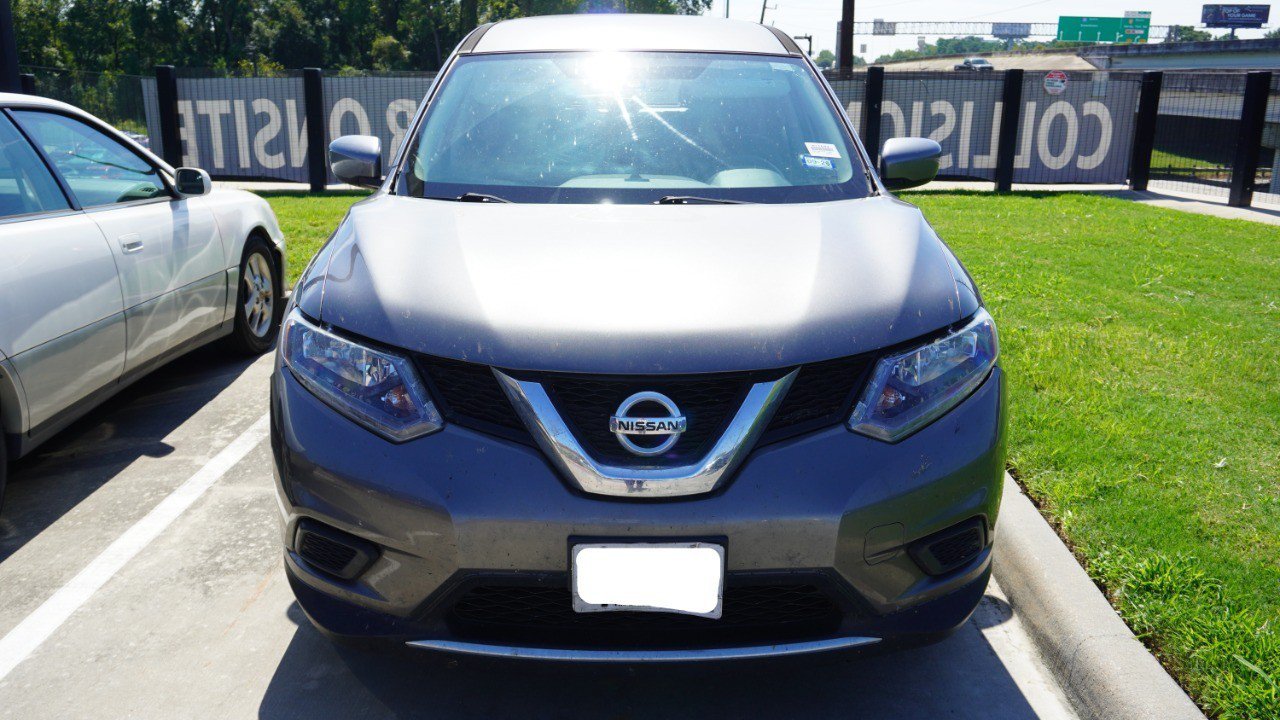 Used 2016 Nissan Rogue S FWD image 2