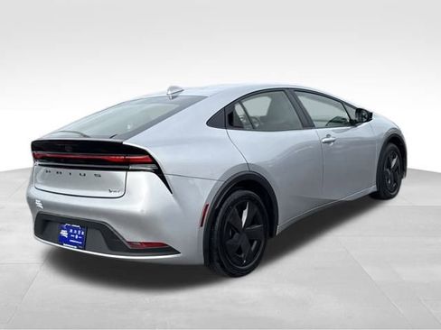 Used 2024 Toyota Prius Limited image 6