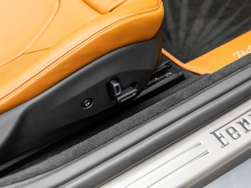 Certified 2022 Ferrari Portofino M image 40