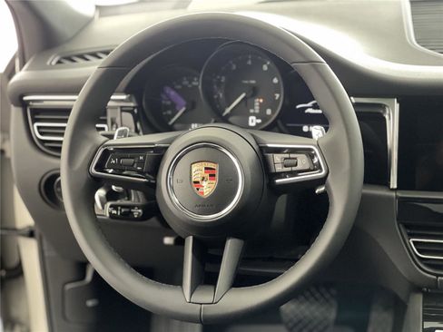 Used 2026 Porsche Macan image 20