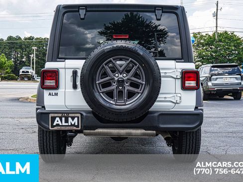 Used 2025 Jeep Wrangler Unlimited Sport AWD/4WD image 13