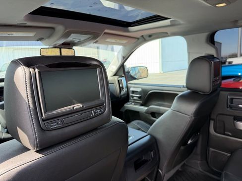 Used 2017 Chevrolet Silverado 1500 LTZ Z71 w/ LTZ Plus Package image 31