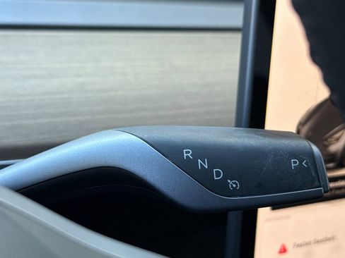 Used 2023 Tesla Model 3 Standard Range image 15