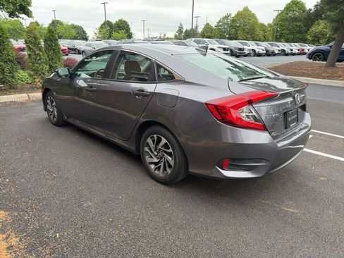 Used 2018 Honda Civic EX image 6