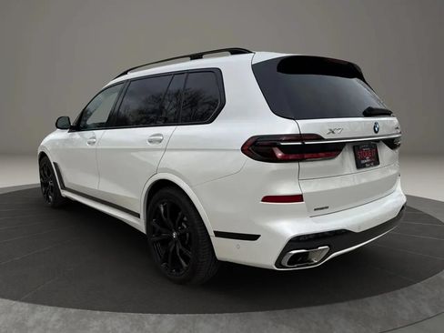 Used 2023 BMW X7 xDrive40i w/ M Sport Package AWD/4WD image 3