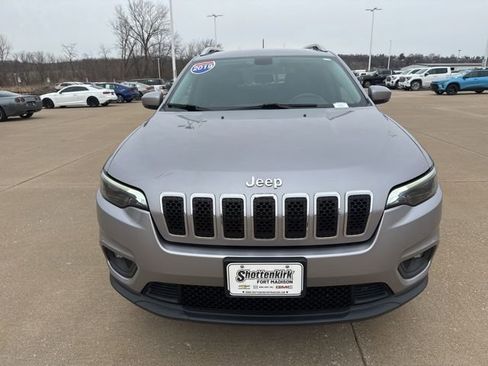 Used 2019 Jeep Cherokee Latitude Plus w/ Cold Weather Group image 8