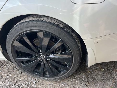 Certified 2020 Nissan Altima 2.0 Platinum FWD image 6