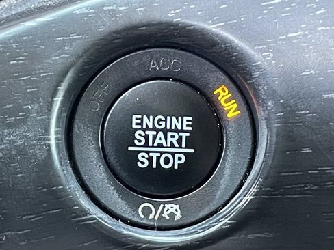 Used 2018 Jeep Grand Cherokee Limited AWD/4WD image 23