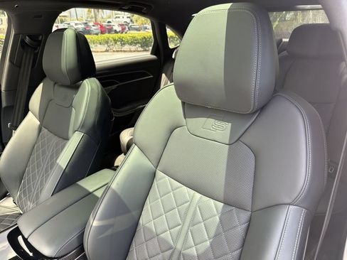 Used 2025 Audi S8 w/ Executive Package AWD/4WD image 19