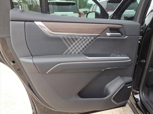 New 2026 GMC Acadia Denali w/ Super Cruise Package image 17