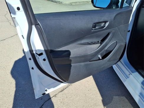 Used 2022 Toyota Corolla LE image 18
